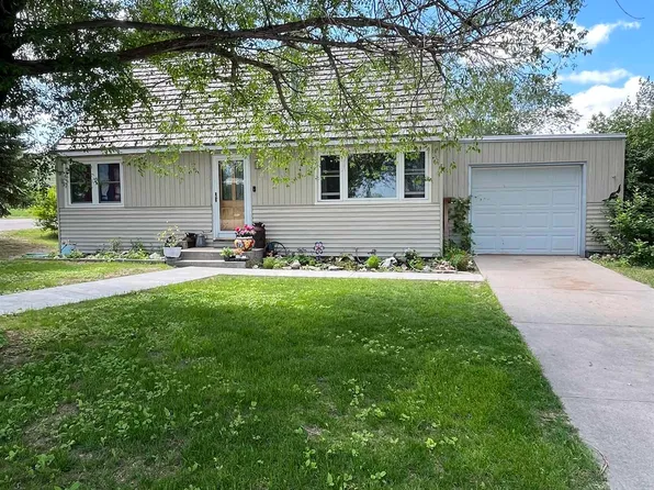 623 A St, Glendo, WY 82213