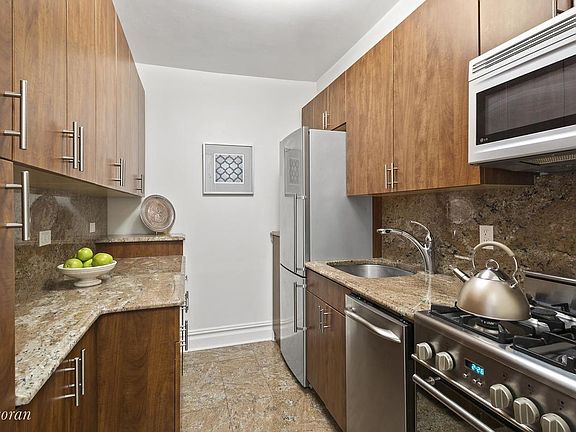 5th image of 205 E 78th St APT 3F