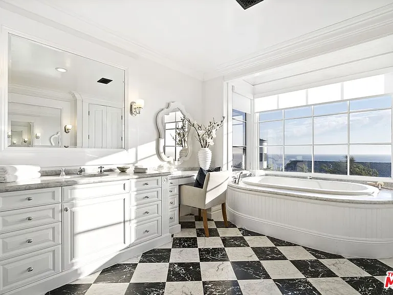 7335 Birdview Ave — Photo 55