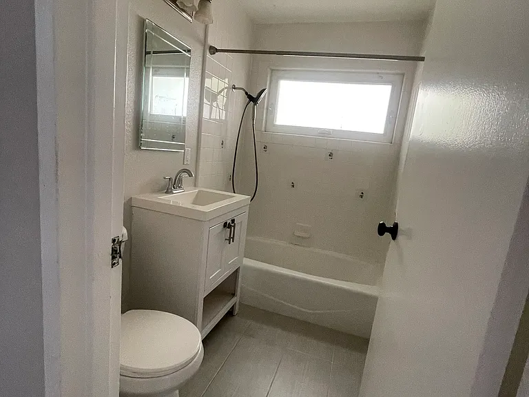 1866 Orange Grove Dr — Photo 10