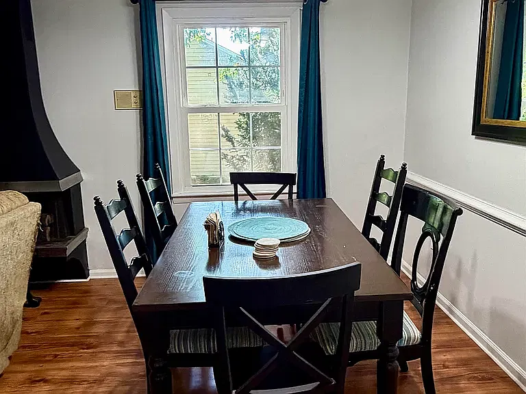 5 bed, 3.5 bath, 1980 sqft, $3,500 — Photo 4