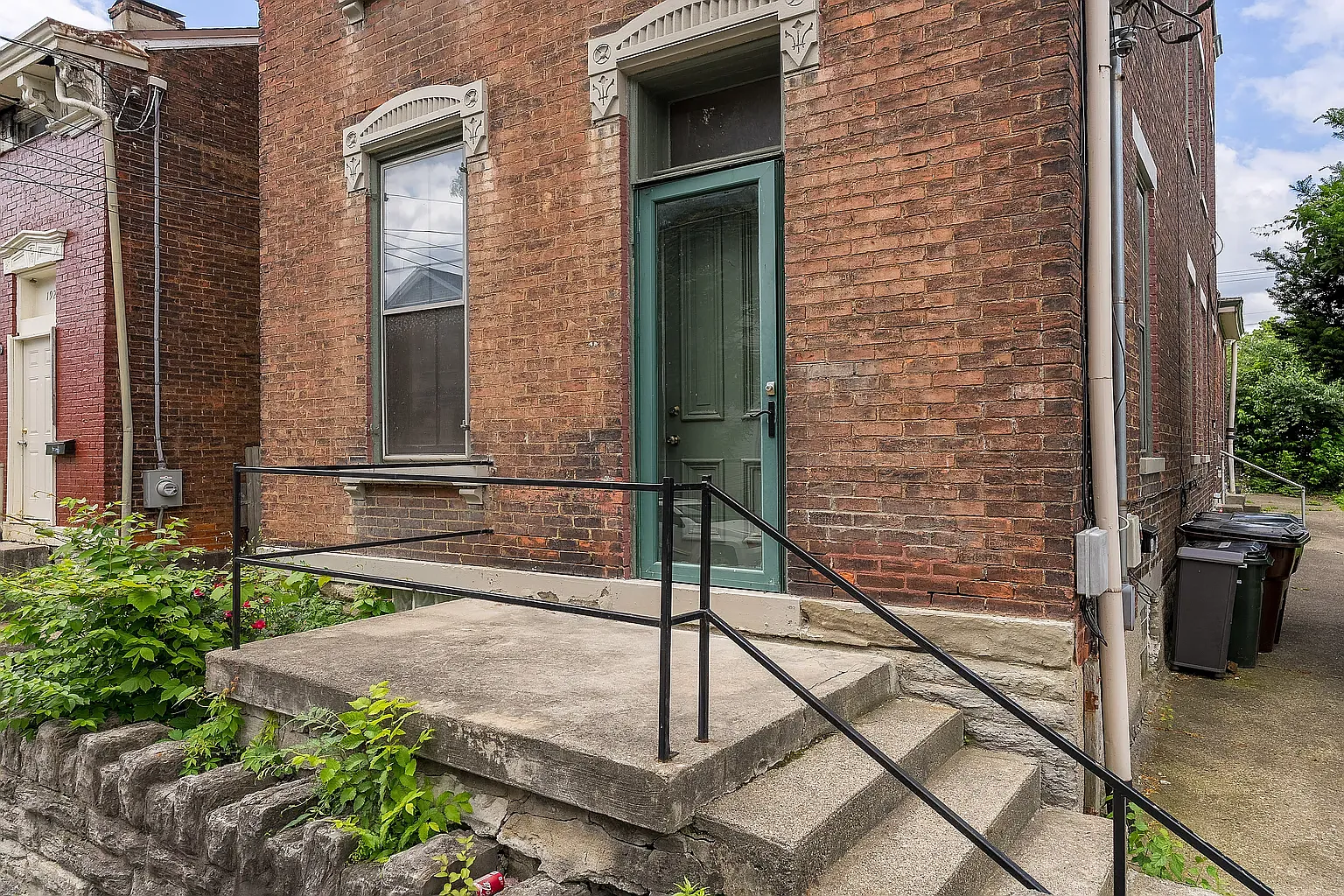 1 bed, 750 sqft, $1,050 — Photo 2