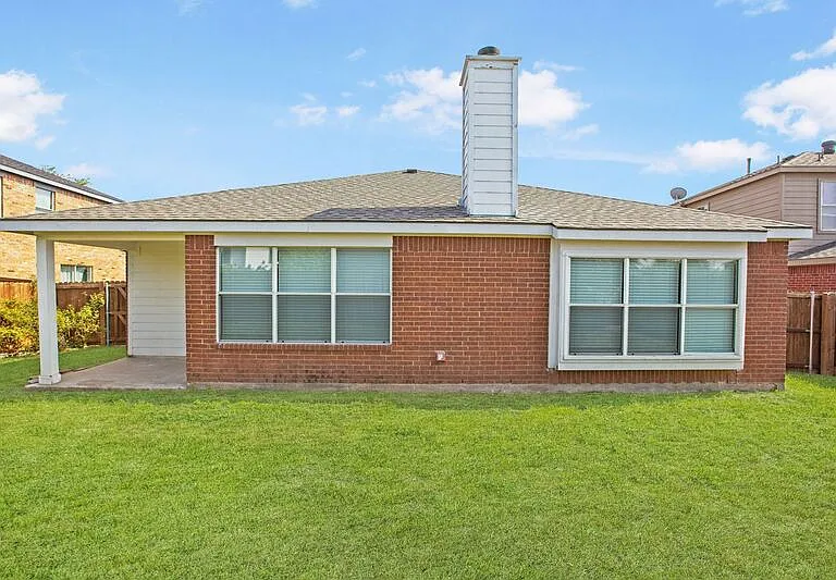 2309 Mallard Dr — Photo 4