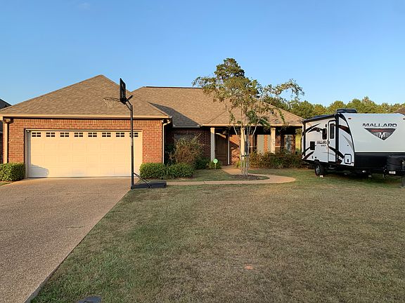 2nd image of 1005 Wolf Hollow Dr