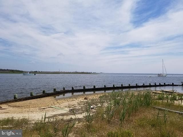 1st image of 1420 Island View Dr