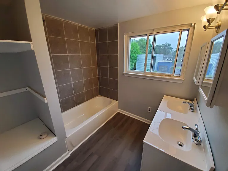 1445 Browning St — Photo 3