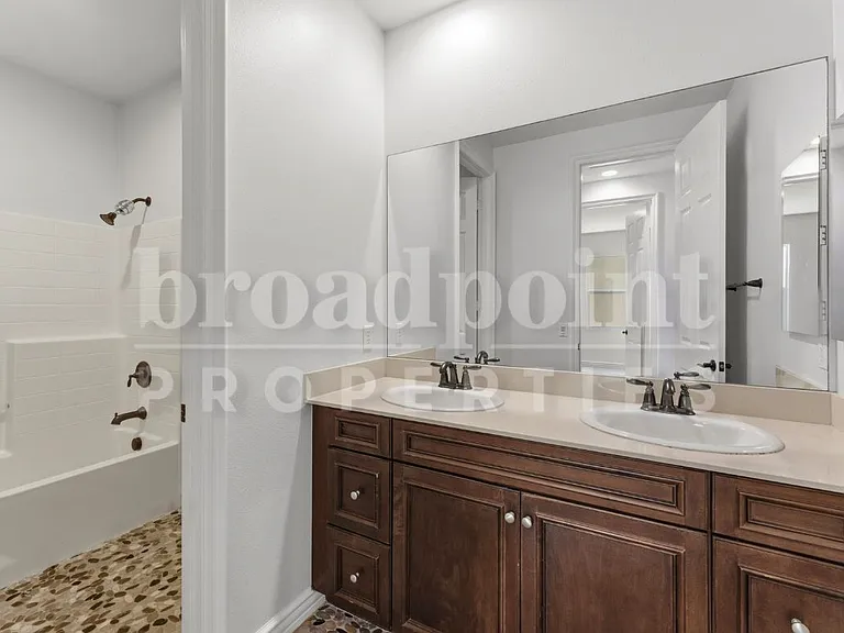 1672 N Las Flores Dr — Photo 26