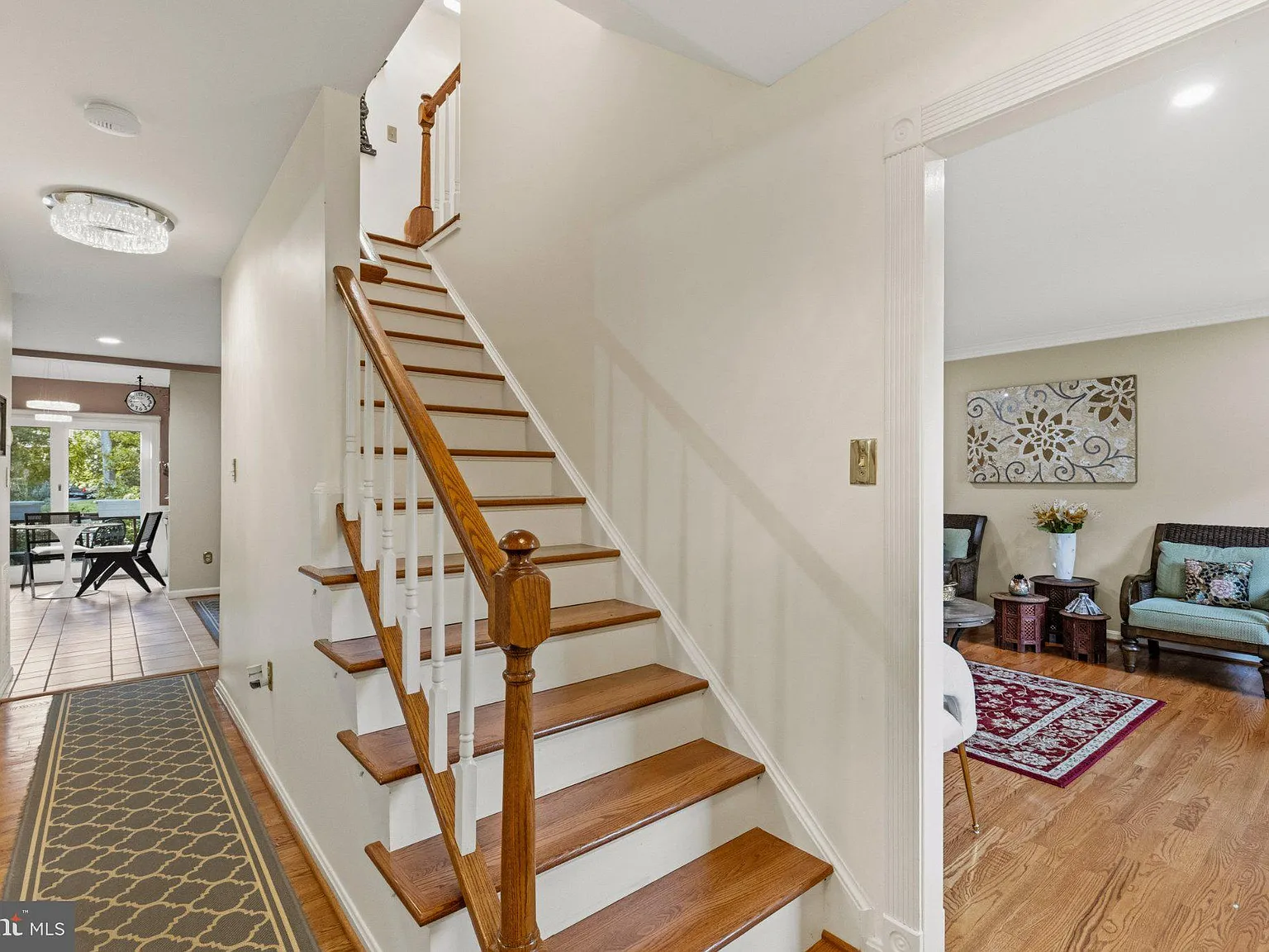 5 bed, 3.5 bath, 3690 sqft, $4,800 — Photo 3