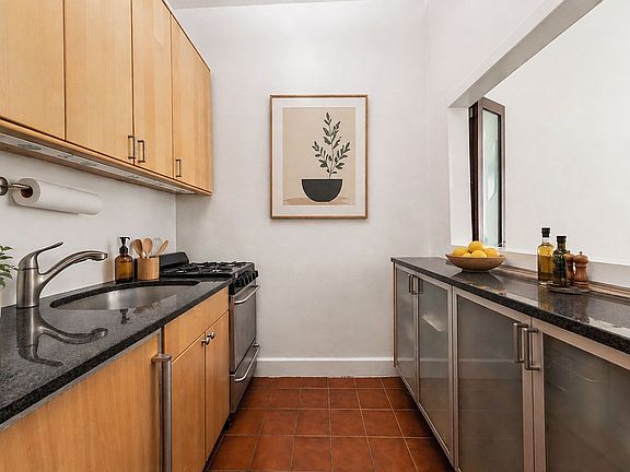 2nd image of 340 E 83rd St APT 1A