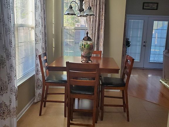 Breakfast nook next to the kitchen
