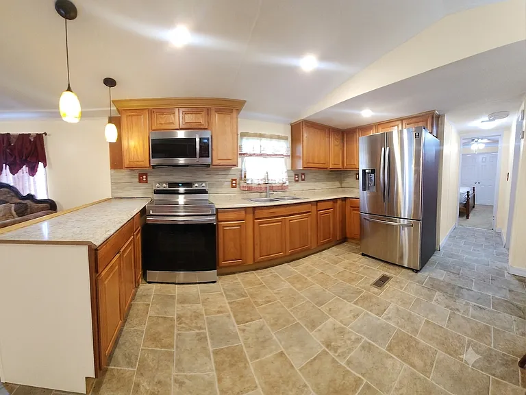 156 Mae St — Photo 3