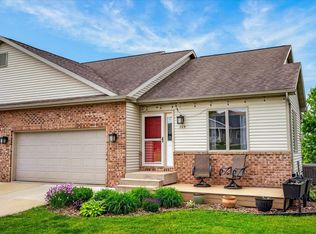 209 W Gonstead Rd, Mount Horeb, WI 53572