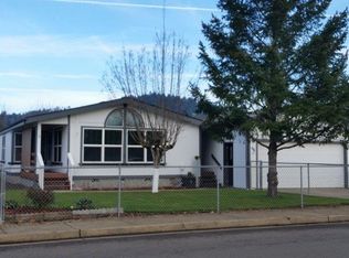 556 S State St, Sutherlin, OR 97479