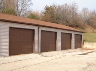 4112 Applewood Ln, Loves Park, IL 61111