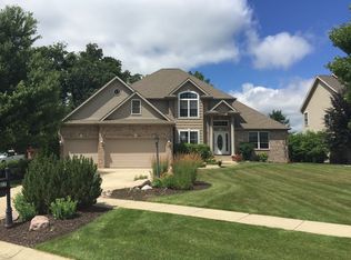 27 Woodruft Dr, Valparaiso, IN 46385