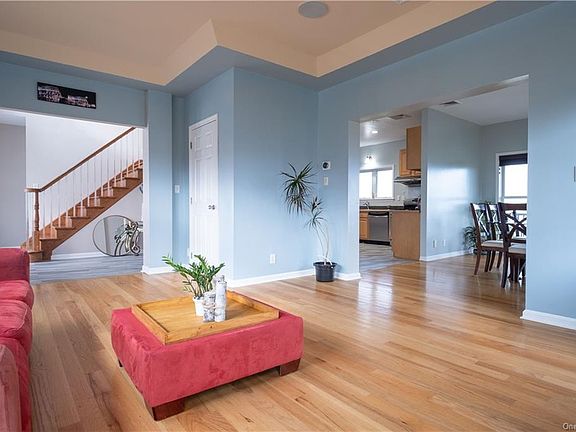 4th image of 50 Jackson Dr
