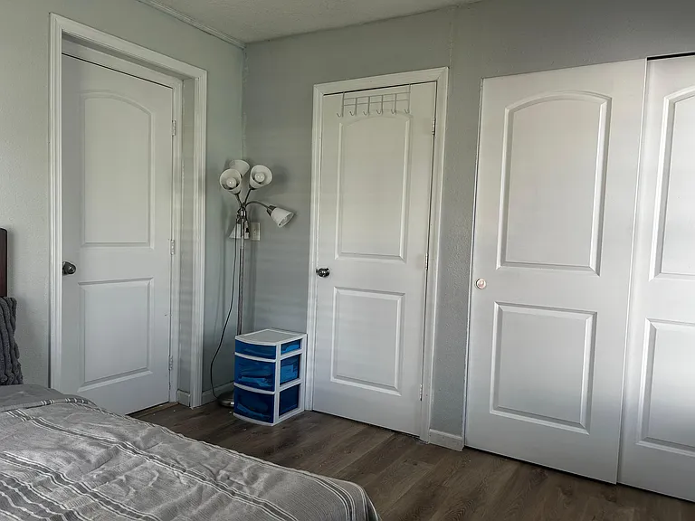 818 E Flag Ln — Photo 10