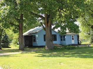 504 E Field St, Secor, IL 61771