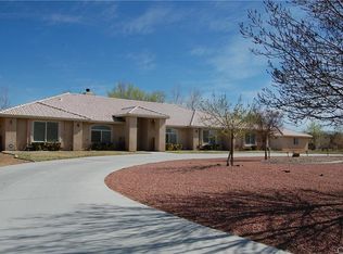 13721 Seminole Rd, Apple Valley, CA 92307