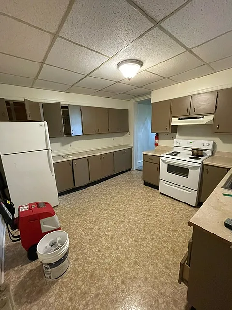 3 bed, $1,375 — Photo 4