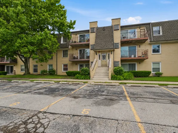 814 N River Rd Unit 3B, Mount Prospect, IL 60056