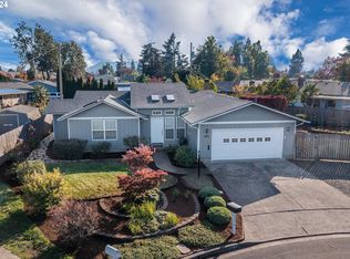2556 Dumas Dr, Springfield, OR 97477