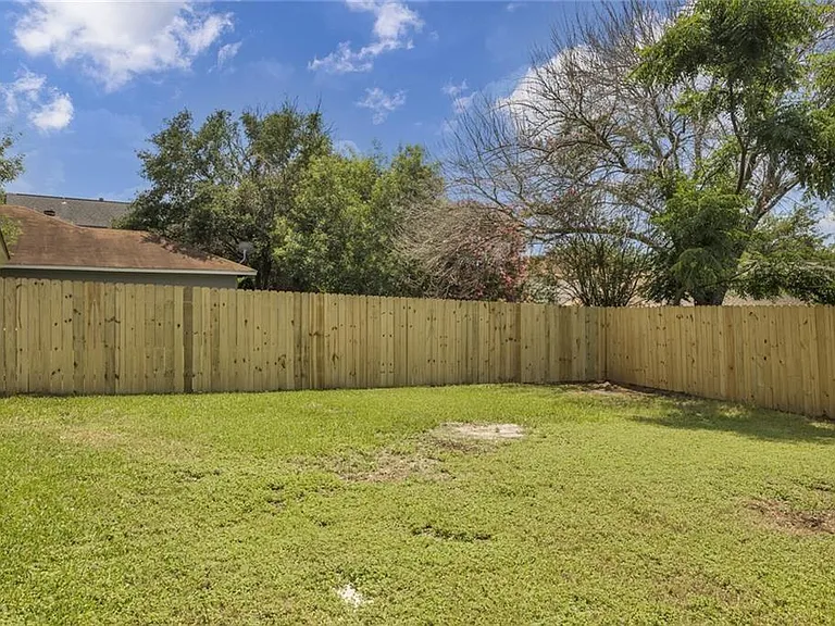 16804 Pocono Dr — Photo 17