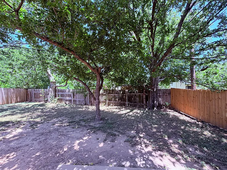 2013 James Pl — Photo 34
