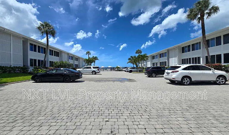 1065 Gulf Shore Blvd N #108 — Photo 20