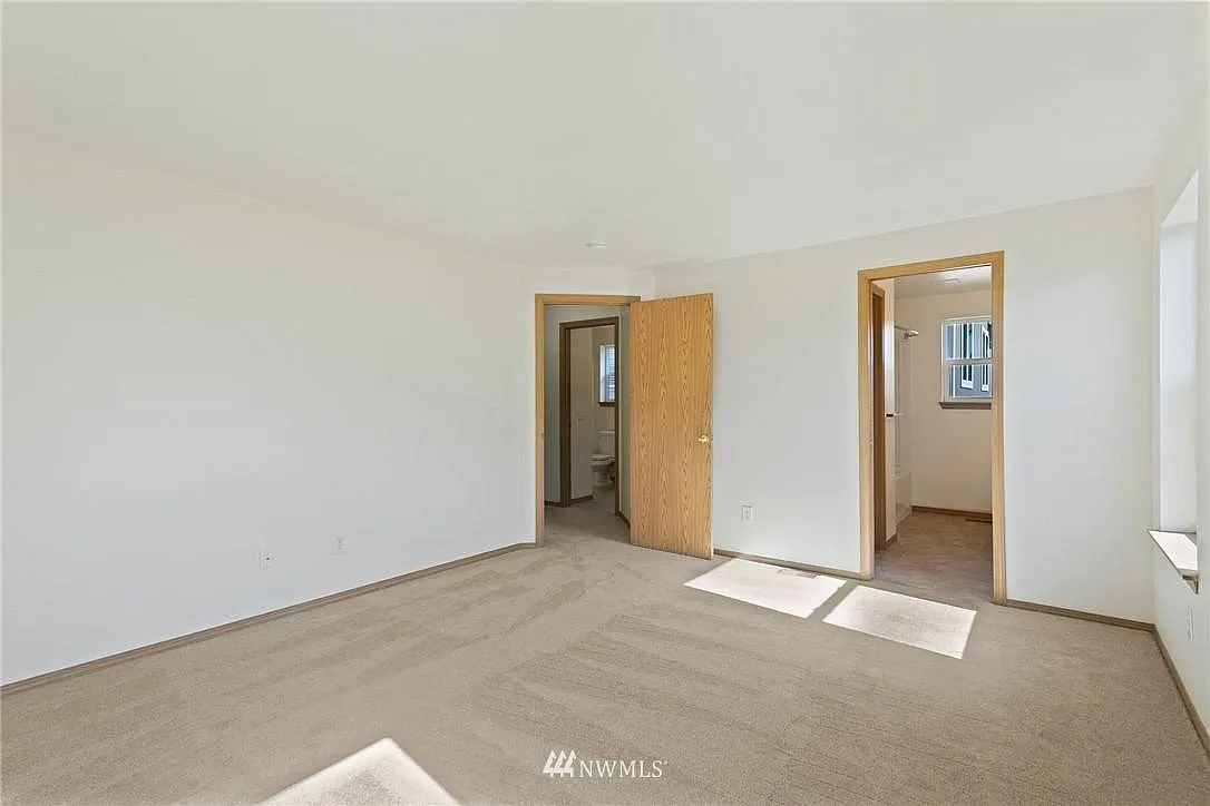 4 bed, 1900 sqft, $3,650 — Photo 1