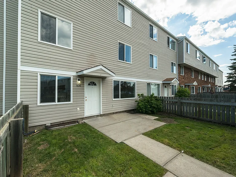 81 Avenue NW — Photo 9