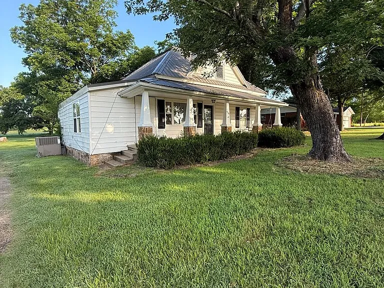939 Bell Rd — Photo 1
