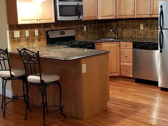 2nd image of 510 Franklin Ave APT 16