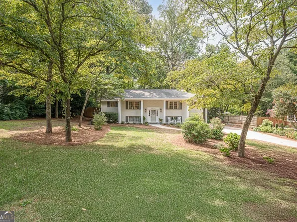 9830 La View Cir, Roswell, GA 30075