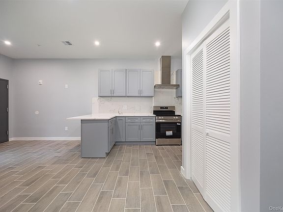 4th image of 126 Innis Ave #1-2