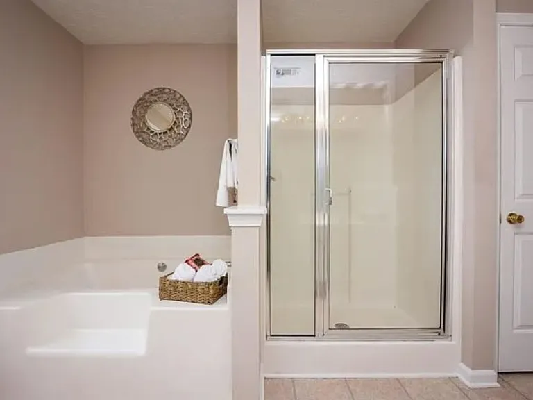 2295 Carlysle Cove Dr — Photo 14