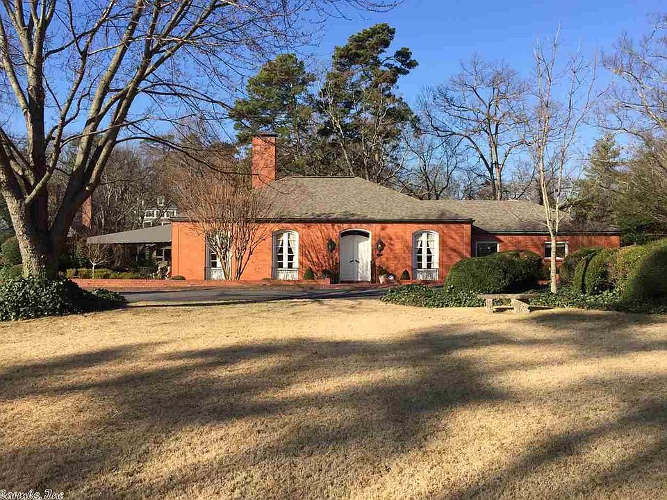 1st image of 1919 Country Club Ln