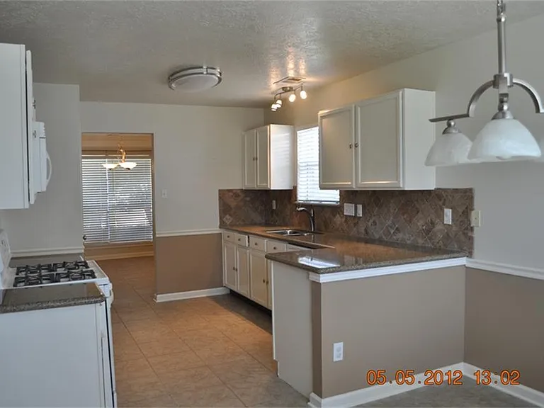 3910 Bridgebay Ln — Photo 7