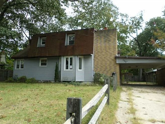 1st image of 305 N 12th St