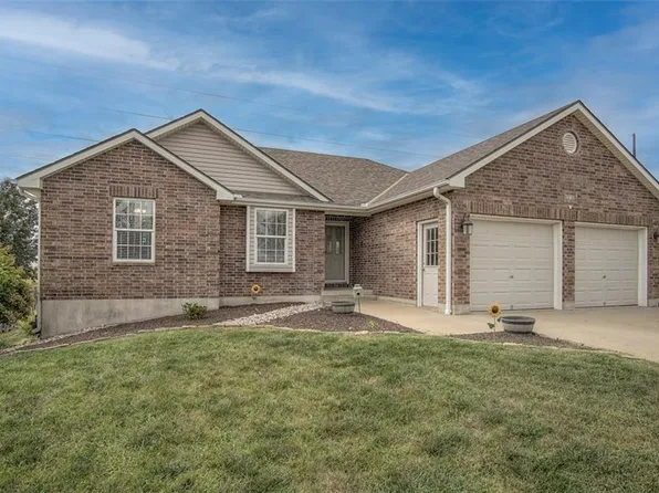 709 Venita St, Odessa, MO 64076