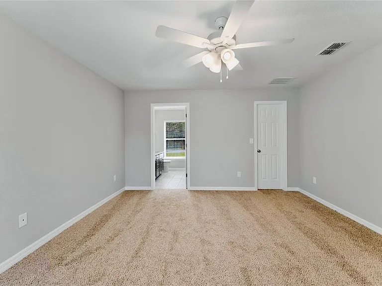 9416 N Sandree Dr — Photo 16