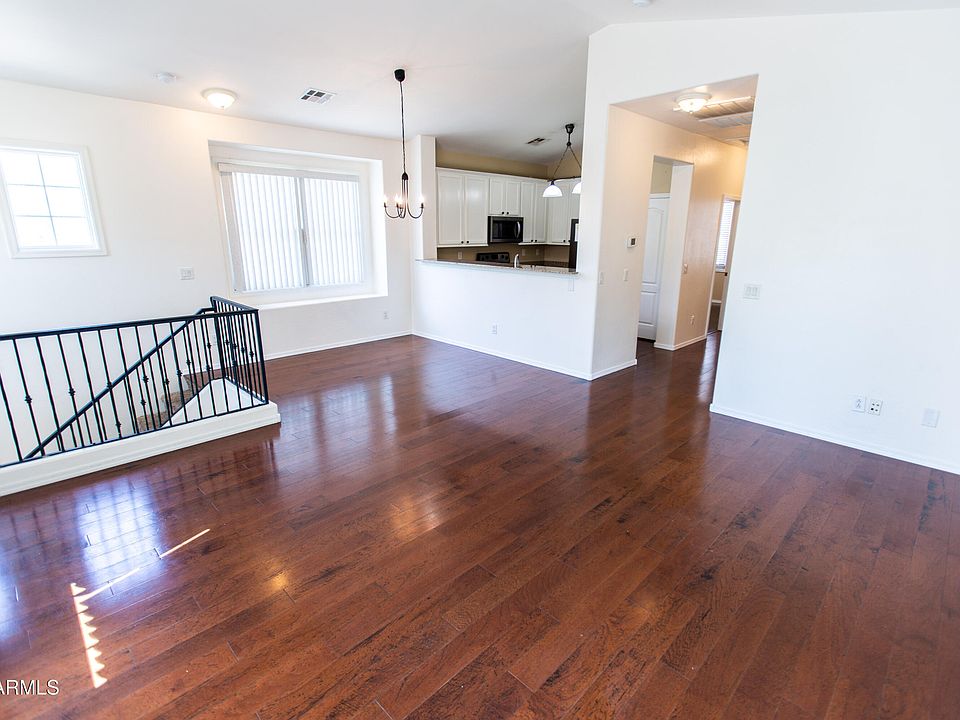 2nd image of 2113 E HUNTINGTON Drive