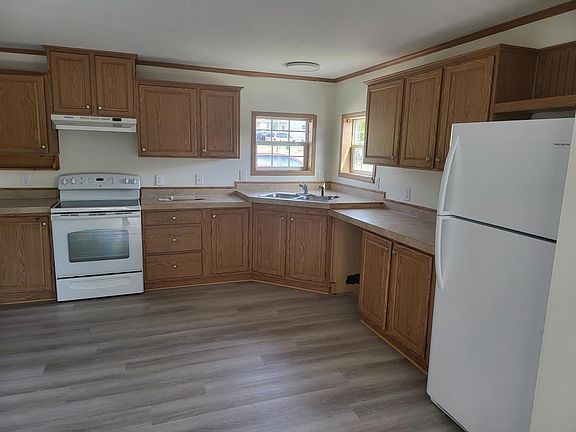 2nd image of 138 Hillview Ct