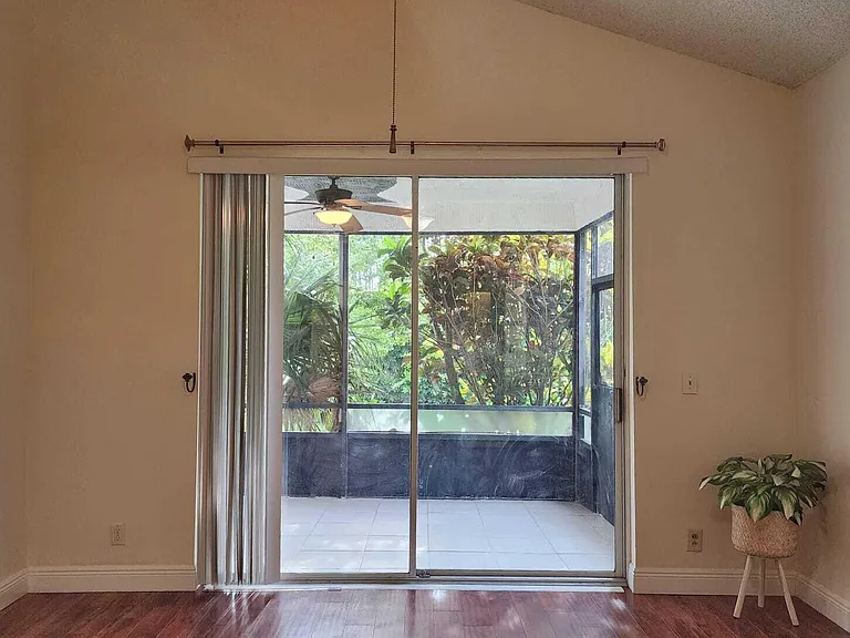 7705 Forest Green Ln — Photo 21