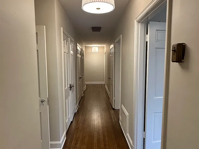 2906 Tishomingo Ln — Photo 10