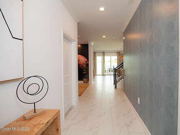 4th image of 425 Strand Dr