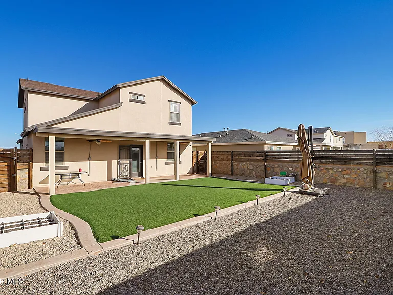 3921 Desert Dunes Dr — Photo 42