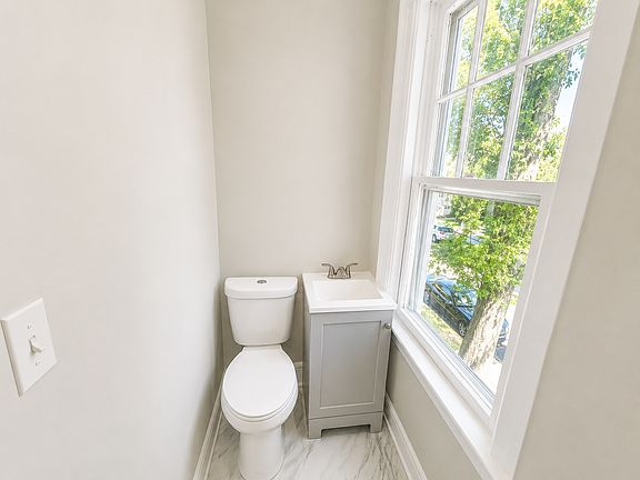 4th image of 13-15 McKay Ave #2L