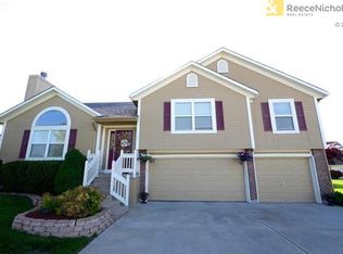 1501 SE Cape Dr, Lees Summit, MO 64081