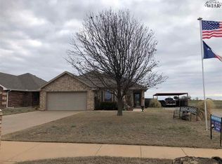 1211 N Victoria Ave, Iowa Park, TX 76367